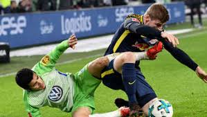 Wolfsburg und leipzig trennen sich nach einem tollen schlagabtausch 2:2, sodass die wölfe auf der sechsten position steckenbleiben und rb die tabellenführung verpasst. Bundesliga Am Samstag So Endete Vfl Wolfsburg Gegen Rb Leipzig Fussball