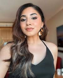 Aashna Shroff's Instagram, Twitter & Facebook