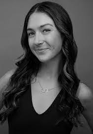 Peggy Bennington's Instagram, Twitter & Facebook