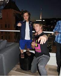 Friends always stick together grayson dolan, ethan dolan, jake paul #vine #vines #loganpaul vk.com/loganpaul @loganpaul. Logan Paul And Evan Idk His Last Name Logan Jake Paul Logan Paul Logan Paul Friends