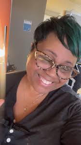 How do you act when getting your hair SHAMPOOED???? Of course it’s a  mandatory part of our services at @monamisalon ….. As for me it really  depends