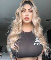 The best blonde hairstyles modeled by our favorite celebrities. Ana Lorde On Instagram Happy Easter Everyone Can I Have Your Carrot Beauty Full Girl Beauty Girl Beautiful Blonde