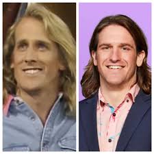 Are twin wrestling sisters related to love is blind star?