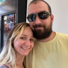 Samantha Stinson's Instagram, Twitter & Facebook