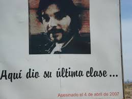 Carlos fuentealba nació en 1966 en junín de los andes, en la zona cordillerana de la provincia de neuquén, argentina. A Seis Meses Del Asesinato Del Maestro Carlos Fuentealba La Colectiva Radio