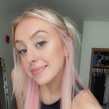 Tarah Clark's Instagram, Twitter & Facebook