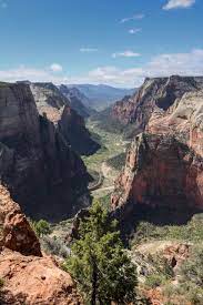 Observation Point Trail In Zion National Park Utah National Parks Blog National Parks Zion National Park Zion National Park Utah