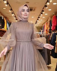 Tesetturnur On Instagram Abiyelerde Sok Indirim Devam Ediyor 450tl Yerine Sadece Fiyat 300 Tl K Di 2020 Gaun Perempuan Model Pakaian Muslim Model Baju Wanita