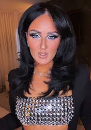 LETS DECORATE THE TREE TOGETHER 😍🎄 #christmas #xmas #holidays #decor...