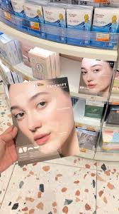 Jumpa produk Korea viral nie dekat TikTok untuk hilangkan kedutan dekat  muka and ade jual dekat Guardian. Cantik betul packaging dia 😍 Ade yang  pernah try tak produk nie?? Best tak???