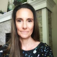 Tracy Moeller's Instagram, Twitter & Facebook