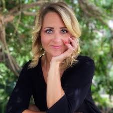 Betsy Fernandez's Instagram, Twitter & Facebook