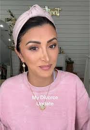 Leigh Austin's Instagram, Twitter & Facebook