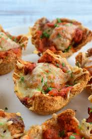 On slimming world there is no end to the little swaps and switches you can make, to turn high syn treats into low syn every day options! Slimming World Christmas And New Year Party Food Slimming Eats