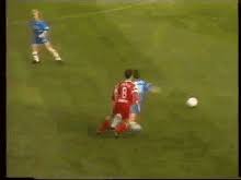 Es besteht ein ligasystem, an dessen spitze die 1963 gegründete bundesliga. Torwart Fussball Gifs Tenor
