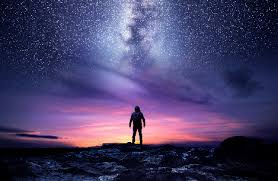 Manusia dibangkitkan dari alam kubur dan digiring menuju mahsyar sesuai dengan kondisi amal perbuatan pada saat mereka mati, bila mereka mati di atas kebaikan, mereka mendapat husnul khatimah dan bila mereka mati di atas keburukan, maka mereka mati di atas su'ul khatimah. Seperti Apa Kehidupan Manusia Di Alam Barzah Ini Penjelasannya Majelis Ulama Indonesia