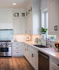 See more ideas about coastal kitchen, home kitchens, kitchen design. Coastal White Kitchen With Turquoise Island Home Bunch Interior Design Ideas