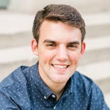 Lori Rippee's Instagram, Twitter & Facebook