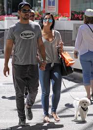 Demi Lovato And Wilmer Valderrama Hand In Hand After Engagement Denial Demi Lovato Style Demi Lovato Body Demi Lovato Albums