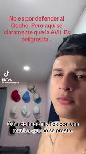 El Gocho Y Avi Se Besan En La Boca