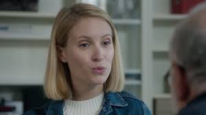 Quand est-ce que je peux rentrer?» «Quand vous voulez! C'est quoi, votre  nom, déjà?» «Suzanne Moreau.»