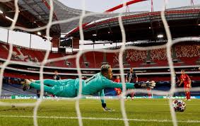 Lionel messi vs paris saint germain (best goal , penalty missed , skills ) 2021 hd. Navas Vs Messi As Champions League Resumes