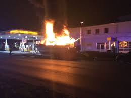Mit der kostenlosen app erhalten sie zugriff auf die speisepläne der mensen in saarbrücken und homburg. Fw Bn Brand Einer Motorjacht Boot War Auf Einem Trailer Vor Einer Tankstelle Abgestellt Presseportal