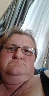 Introduction and photo sharing in a book discussion group