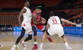 Ο ολυμπιακός σύνδεσμος φιλάθλων πειραιώς (ο.σ.φ.π.) ή εν συντομία ολυμπιακός πειραιώς, είναι ελληνικός πολυαθλητικός σύλλογος με έδρα τον πειραιά. Alla3e To Tsipaki Kai Nikhse Thn Mpagern O Olympiakos Mpasket Euroleague Olympiakos Mpasket Olympiakos Sport Fm Gr Bwinspor Fm 94 6