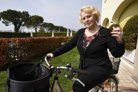 Katia ricciarelli è un soprano e personaggio televisivo ed è apprezzatissima. Katia Ricciarelli 50 Anni Di Trionfi In Scena E Grandi Passioni D Amore Corriere It