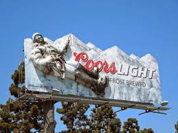 Coors Light 3d Mountain Climber Billboard Installation Creative Advertising Coors Light Outdoor Advertising