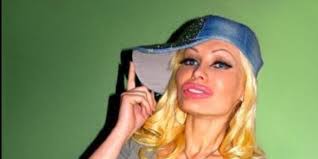 Victoria Wild's Instagram, Twitter & Facebook