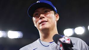 MLB World Series: Josh Reddick Has No Regrets About Viral Tweet Criticizing  Yoshinobu Yamamoto