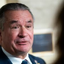 Barkley scores 3 TDs as Eagles beat Packers 34-29 in Brazil. Packers' Love  injured in final minute