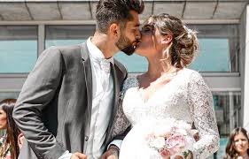 La suite promet d'être très intéressante, puisque c'est le couple formé par jesta et benoît qui se retrouve en finale de koh lanta 2016. Le Premier Bebe Koh Lanta Est Ne Jesta Et Benoit Sont Les Heureux Parents D Un Petit Juliann