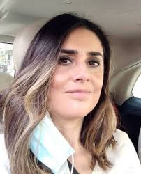 Repórter da Globo carioca. Aeromoça internacional da TAM. Conheça duas  mulheres que largaram empregos dos sonhos. Elas fizeram isso pelos filhos,  mas principalmente por elas mesmas.