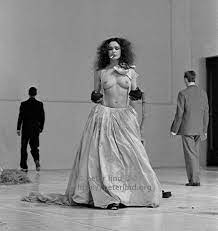 photographic documentation stream 1976 - 2012 | Pina bausch, Contemporary  dance, Dance pictures