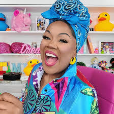 Linda Brigance's Instagram, Twitter & Facebook