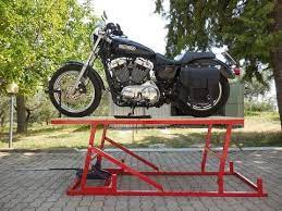 Ponte Alzamoto Fai Da Te Homemade Motorcycle Lift Table Youtube Taller De Bicicletas Taller De Motos Gato Para Moto