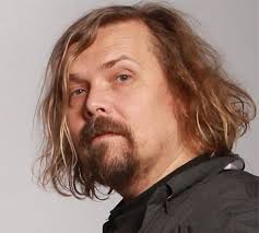 Připomínáme v době koronaviru rozhovor o tom, proč tu jsme, o čem jeden režisér připravuje už dlouho dlouho (snad) hluboký film. Petr Vachler Nataci Film O Nejzakladnejsich Otazkach Nasich Zivotu Showbiz Cz Clanek