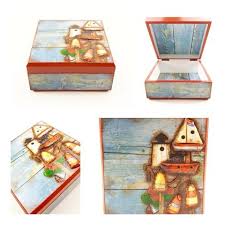 Tamamen El Isciligi Ile Ahsap Boyama Dekopaj Ve Hamur Kabartma Teknikleri Kullanilarak Dekorlanmis Ahsap Taki Kutusu Wood Painting Kutular Stencil Painting