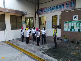 Maybe you would like to learn more about one of these? Cegah Corona Security Pabrik Rokok Sampoerna Tbk Cek Suhu Tubuh Dan Bagikan Masker