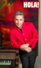 Ricardo montaner lyrics with translations: Ricardo Montaner And His Family Are On Top Of The World