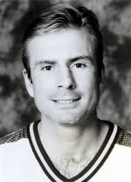 Player photos for the 1988-89 Hershey Bears at hockeydb.com