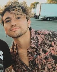 hello to all east coasters! august 6th i'm holding an event for u. laser  tag. q n a. meet n greet. & hang. yeeeeeee ! i'm hype!! I think we put  something