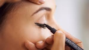 Shop for real techniques at ulta beauty. How To Put On Liquid Eyeliner For Every Eye Shape Flare