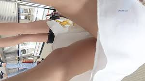 成都地鐵醫院抄底驚現無內長腿美女各式內內讓人噴血幻想扒下推到啪啪高清1080P版(18)