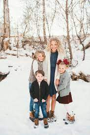 Jewel Toned Family Photos In The Snow Emmylowephoto Family Photo Outfits Winter Family Pictures Winter Family Photos