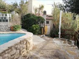 C est un cabanon de pêcheur joliment rénové à 2 pas de la mer et des randonnées dans le parc national des calanques. Biens A Vendre Maison Goudes 13008 Prix 450 000 Agence Immobiliere Marseille Appartement Et Maison