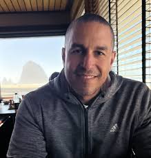 Antonio Carr presenta su nuevo sencillo "Yolanda"